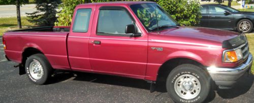 1996 ford ranger xlt extended cab, bed liner and great stereo/speaker system