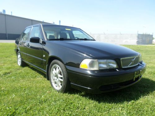 Turbo 2000 volvo s70 glt-se. 140k miles. clean and reliable road ready vehicle!
