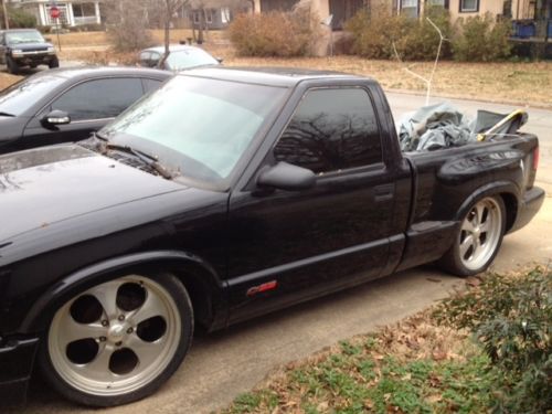 1998 s10 ss black step side 4.3 h.o. chevy air bags lowered on 20&#039;s