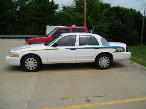 2007 ford crown vic police cruiser