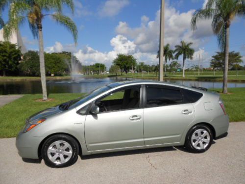 2006 florida toyota prius 50mpg! toyota serviced and rust free!