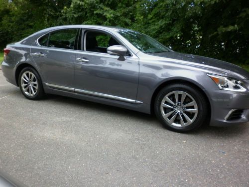 1 owner - awd - comfort package - blind spot monitor - $78670.00 list price!