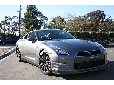 Like new 2012 gt-r with low miles