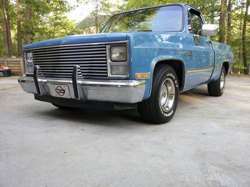 1987 chevrolet truck short bed very very clean c10/r10