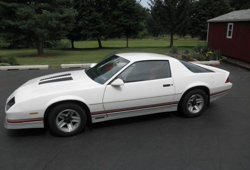 1986 chevy camaro z-28 white w/ red interior automatic less than 61,550 miles!!!