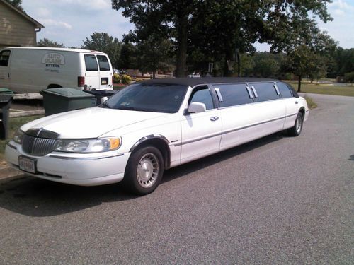 1998 lincoln town car executive limousine 4-door 4.6l