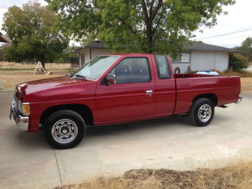 Low miles 1993 nissan king cab se truck
