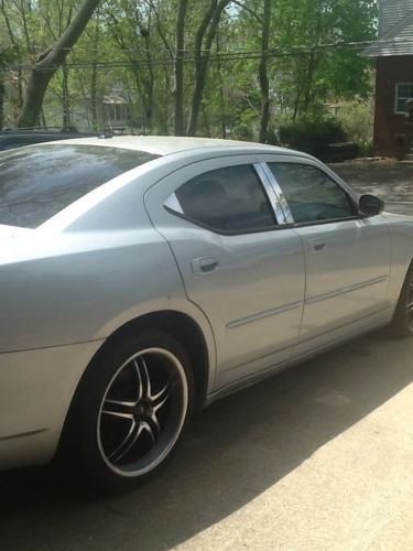 2007 dodge charger. brand new rear brakes