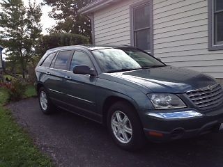 2006 pacifica touring fwd. magnesium/slate gray. 3.5 l/v6. 6 seats. 95k. 1 owner