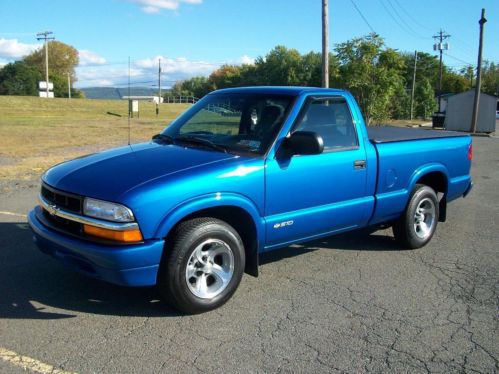 2000 chevrolet s10 ls regular cab pickup 2.2l 5-speed - exceptional condition!