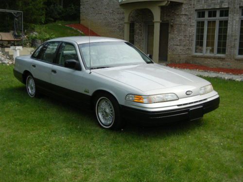 1992 ford crown victoria p75 touring sedan, very low miles, detective unmarked