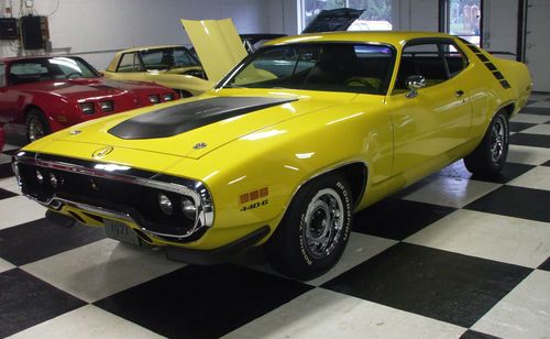 1971 plymouth roadrunner  440 with a 6 pack