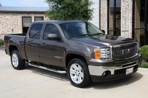 6.0l 367 hp v8,leather,rear dvd,sunroof,tow pkg,remote start,clean texas carfax!