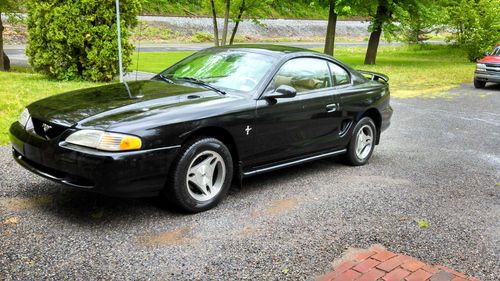 1998 ford mustang 3.8 l  2 dr black, power: win, seats mirrors, remote entry