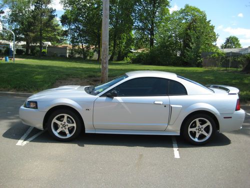 2003 ford mustang gt premium, 5 speed, leather, polished wheels