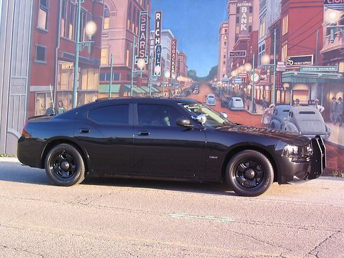 2006 5.7 liter hemi dodge charger police package (8994 miles never in service).