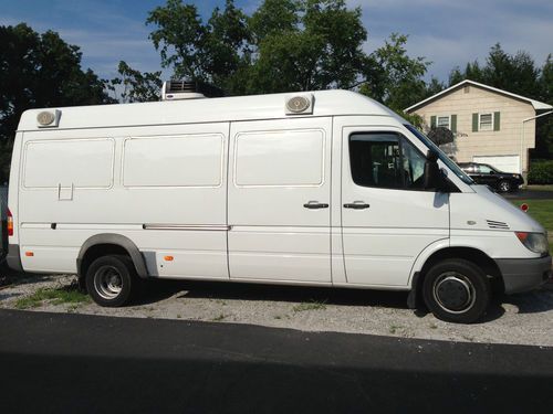 **2006 dodge sprinter 3500 with refrigerated trunk
