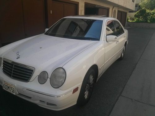 2001 white very good condition