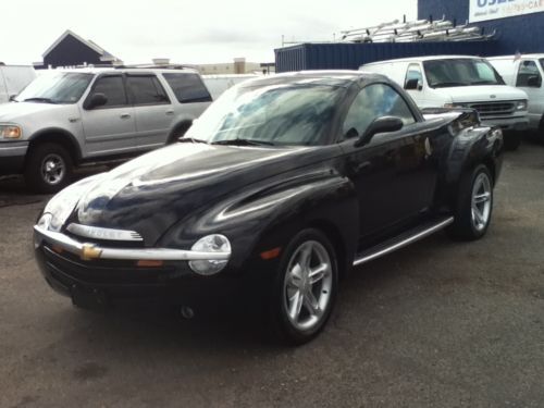 2004 chevy ssr convert. 5.3l v-8 22k one owner no accidents black black leather