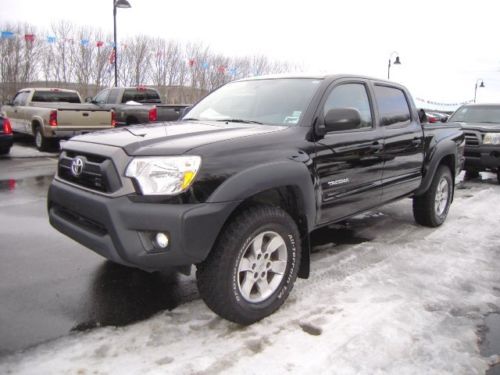 2013 tacoma double cab auto 4.0l v6 4wd traction tow pkg almost new 8,273 miles