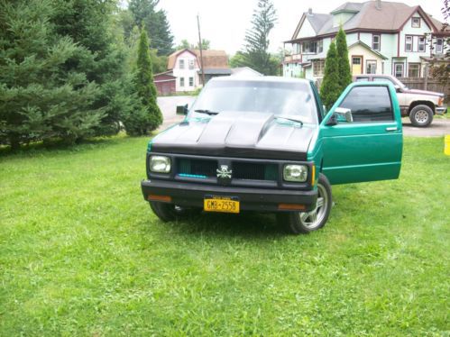 Chevrolet s-10 1991 cab and !/2  show and go truck