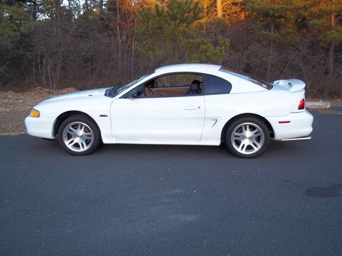 1998 ford mustang gt coupe 2-door 4.6l 5spd garage kept, very well maintained!!