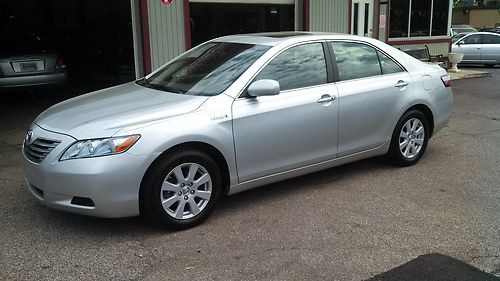 2007 toyota camry hybrid pristine condition, leather, moonroof, spectacular!!