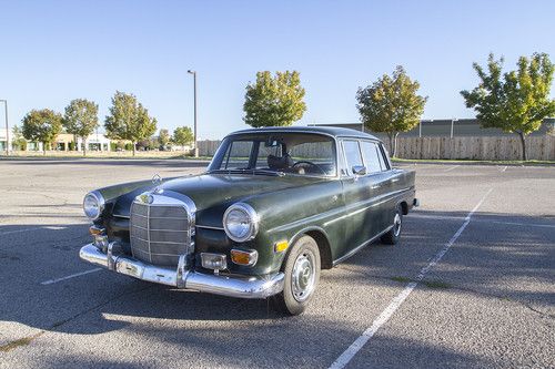 1968 mercedes 200d, 4 speed manual, dry idaho car, everything works!