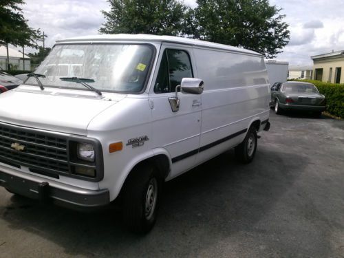 Chevy cargo van 4.3 v-6 super clean rust free florida &#034;museum quality!&#034;