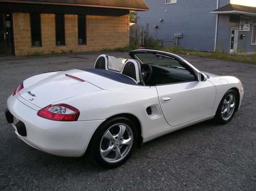 2002 porsche boxster 25,900 miles 5 speed white over navy leather no reserve!!!