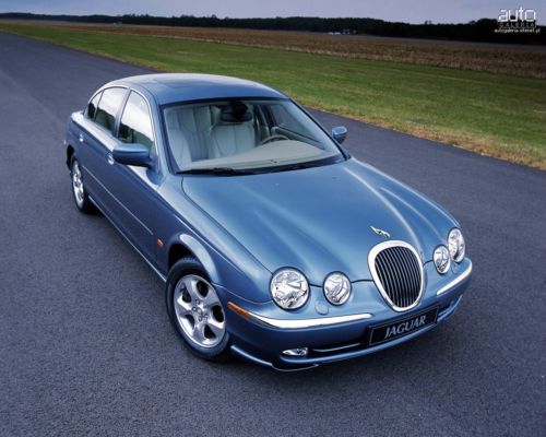Beautiful blue jaguar s-type 4.0.  not driving, needs engine.  can use for parts