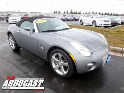 Solstice convertible, auto trans, leather, clean carfax, polished alloy wheels