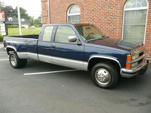 1994 chevy 3500 ext. cab dually 2wd 6.5 turbo diesel extremely nice condition