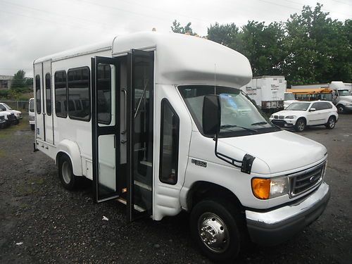 05 ford e-350 handicap bus wheel chair lift 11 passenger bus 48785 miles
