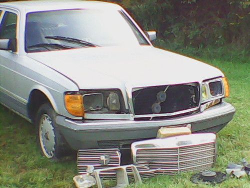1982 w-126 mercedes benz 300sd sedan for parts or restore