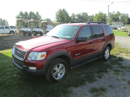 No reserve, 2006 ford explorer xlt w/ leather and 121629 miles  one owner
