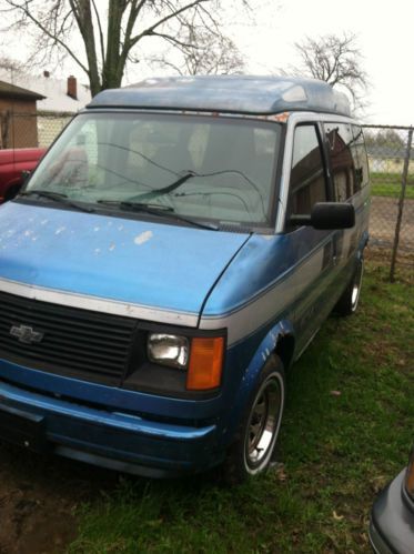 1988 blue chevy astro van