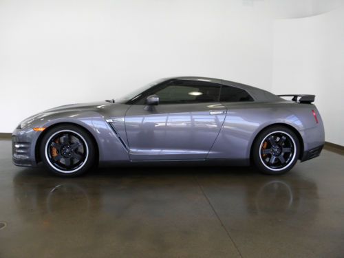 *** nissan gt-r black edition ***low miles*loaded*factory warranty remaining***