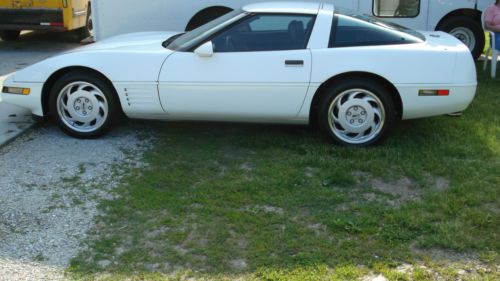 1991 white corvette, near perfect condition, as good as it gets