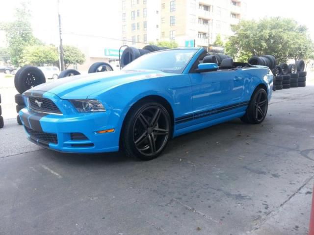 Ford: mustang convertible