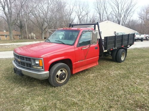 Chevy 3500 flatbed removable sides new crate engine low miles dually, goose neck