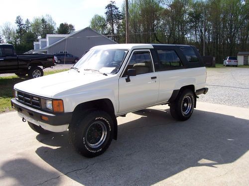 1985 toyota 4runner  4x4 22re   5 speed--- last year with soild front axle &amp; efi