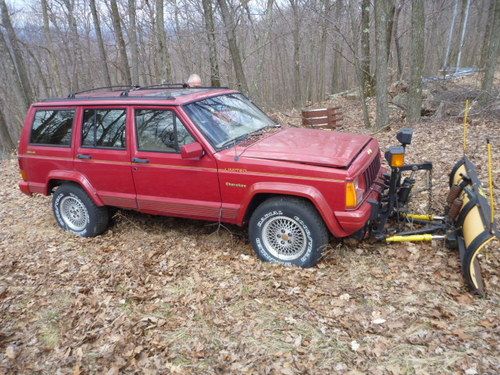 1991 jeep cherokee limited sport utility 4-door 4.0l, with plow no reserve!!