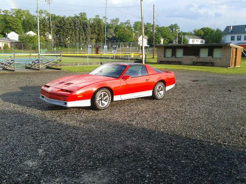 1986 pontiac trans am 5.0 tune port injection,flame red,niw intiror,new paint