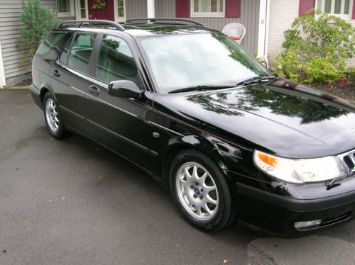 Well priced 01 saab sw,in excellent condition