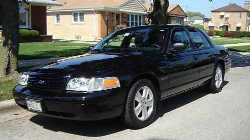 2010 ford crown victoria triple black one owner - garaged and pampered since new