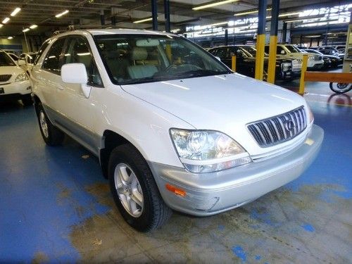2002 lexus rx300 all wheel drive, leather, roof, power moon roof, heated seats