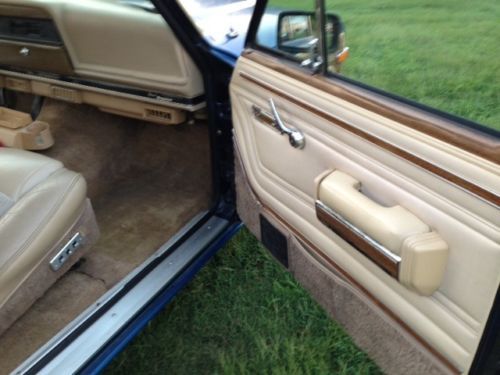 1990 jeep grand wagoneer base sport utility 4-door 5.9l