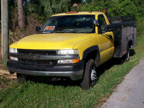 2002 chevy 3500 hd with reading utility bed