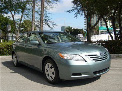 Toyota camry le cd player power seat low mileage